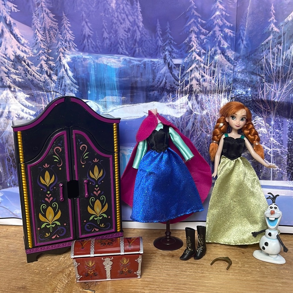 ❄️☃️Preloved Frozen Anna Wardrobe Playset❄️☃️